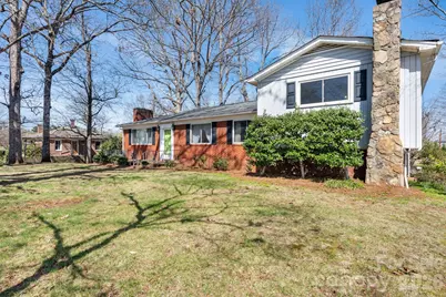3335 25th Avenue NE, Hickory, NC 28601 - Photo 1