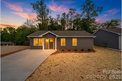 1298 18th Street NE, Hickory, NC 28601 - Photo 1