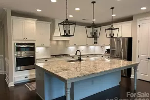 979 Stebbins Dr, Fort Mill, SC 29715 - Photo 1