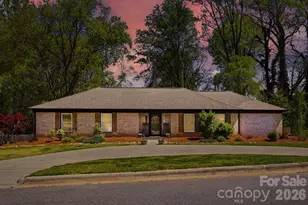 906 Hemlock Dr NE, Lenoir, NC 28645 - Photo 1