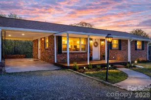 1231 2nd St SE, Hickory, NC 28602 - Photo 1