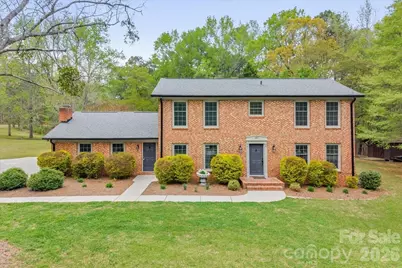 207 Williamsburg Lane, Wadesboro, NC 28170 - Photo 1