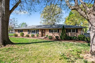 201 N Pine Street, Lowell, NC 28098 - Photo 1