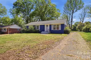 5906 Whitingham Dr, Charlotte, NC 28215 - Photo 1