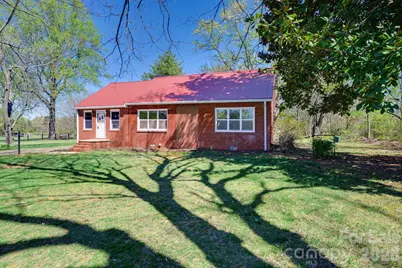 2414 N Olivers Cross Road, Newton, NC 28658 - Photo 1