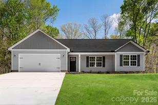 872 Roxboro Dr, Mount Gilead, NC 27306 - Photo 1