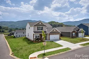 154 Woodvale Dr, Waynesville, NC 28786 - Photo 1