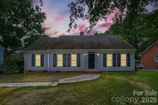 1628 Bonnie Ln, Charlotte, NC 28213 - Photo 1