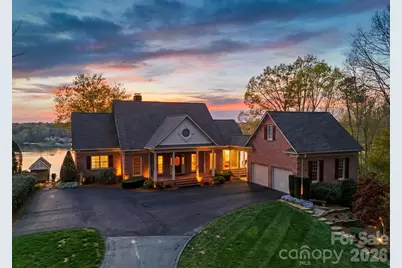 3820 8th Street Place NW, Hickory, NC 28601 - Photo 1