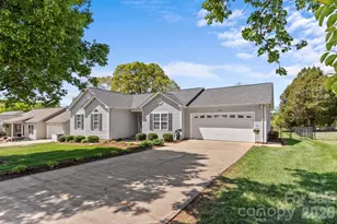 1478 Farmington Hills Dr, Conover, NC 28613 - Photo 1