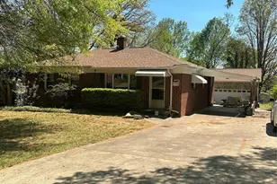 2760 19th Ave NE, Hickory, NC 28601 - Photo 1