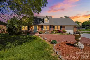 2315 29th Ave Dr NE, Hickory, NC 28601 - Photo 1