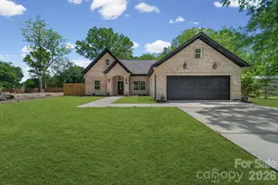 5121 Morningwood Dr, Matthews, NC 28105 - Photo 1