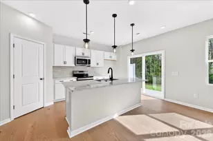 6053 Longar Ln, Charlotte, NC 28269 - Photo 1