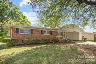1502 Cloverdale Ln, Gastonia, NC 28052 - Photo 1