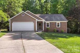 5904 Scots Bluff Dr, Charlotte, NC 28227 - Photo 1