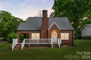 121 W 11th St, Oakboro, NC 28129 - Photo 1