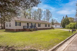 210 Pierce St, Warsaw, NC 28398 - Photo 1