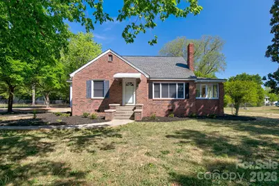 409 E Maynard Street, Pageland, SC 29728 - Photo 1