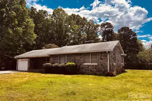 2525 13th Ave SW, Hickory, NC 28602 - Photo 1
