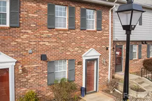 6124 Heath Ridge Ct, Charlotte, NC 28210 - Photo 1