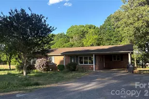 199 Country View Rd, Statesville, NC 28625 - Photo 1