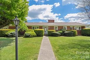 441 Mulberry St, Clyde, NC 28721 - Photo 1