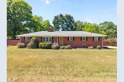 903 E Iredell Avenue, Mooresville, NC 28115 - Photo 1