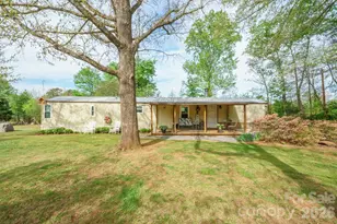 4021 26th St Ct NE, Hickory, NC 28601 - Photo 1