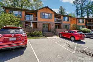 1737 Haywood Manor Rd, Hendersonville, NC 28791 - Photo 1