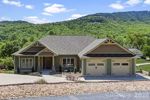 141 N Crab Meadow Dr, Hendersonville, NC 28739 - Photo 1