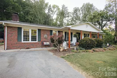 341 Bond Street, Marion, NC 28752 - Photo 1