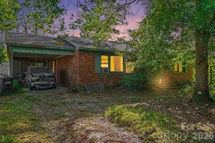 105 W Temple Ave, Rockingham, NC 28380 - Photo 1