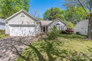 9713 Veronica Dr, Charlotte, NC 28215 - Photo 1
