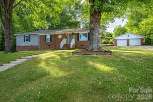 704 DOGWOOD DR, Lincolnton, NC 28092 - Photo 1