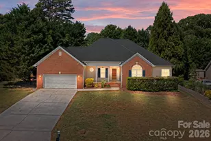 417 Deerfield Dr, Mount Holly, NC 28120 - Photo 1