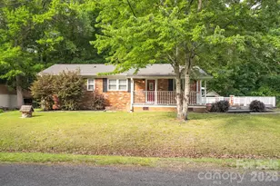 6517 Riverine Dr, Charlotte, NC 28216 - Photo 1