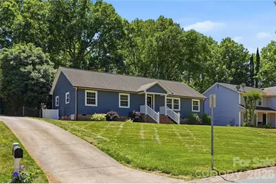 1061 Eaglewood Avenue, Charlotte, NC 28212 - Photo 1
