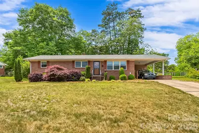 1573 11th Street NW, Hickory, NC 28601 - Photo 1