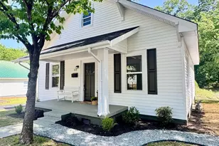315 W Lowrance Ave, Mooresville, NC 28115 - Photo 1