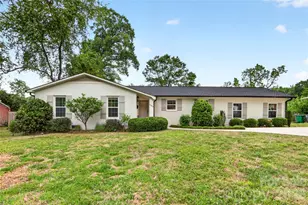 4023 Firethorne Rd, Charlotte, NC 28205 - Photo 1