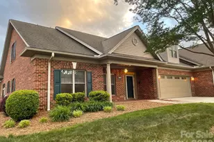 489 26th Ave NE, Hickory, NC 28601 - Photo 1