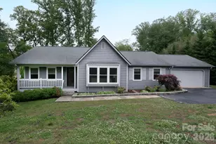 104 Richards Dr, Hendersonville, NC 28792 - Photo 1