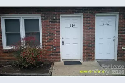 1324 7th Avenue SW, Hickory, NC 28602 - Photo 1