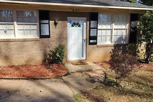 601 Camrose Dr, Charlotte, NC 28215 - Photo 1