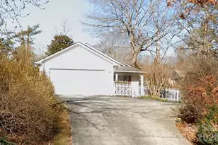 105 Amelia Dr, Hendersonville, NC 28792 - Photo 1