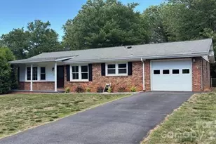 242 Edgewood Cir, Morganton, NC 28655 - Photo 1