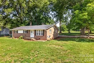 1771 24th Ave Ct NE, Hickory, NC 28601 - Photo 1