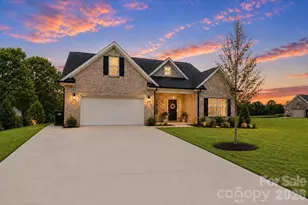 1005 Piper Mdws Dr, Waxhaw, NC 28173 - Photo 1