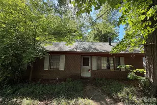 10100 Starwood Dr, Charlotte, NC 28215 - Photo 1